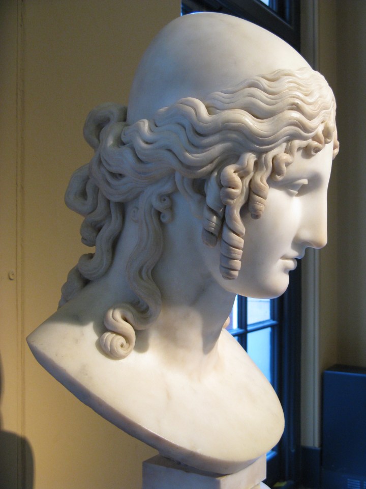 Antonio_Canova-Helen_of_Troy-Victoria_and_Albert_Museum