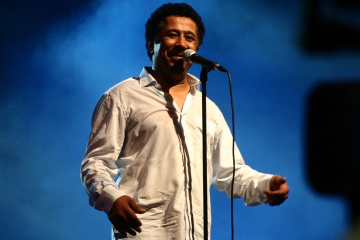 Cheb_Khaled_performed_in_Oran_on_July_5th_2011
