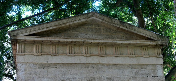 Trasera Museo Loringiano