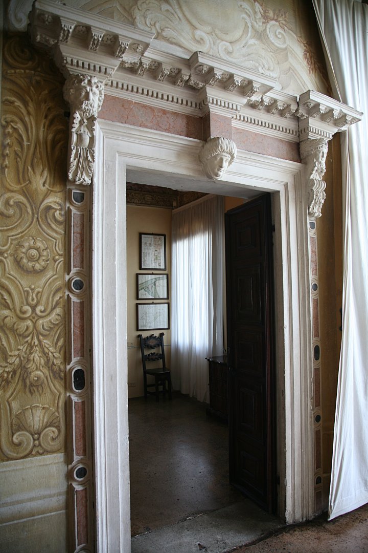 Puerta en La Rotonda de Andrea Palladio