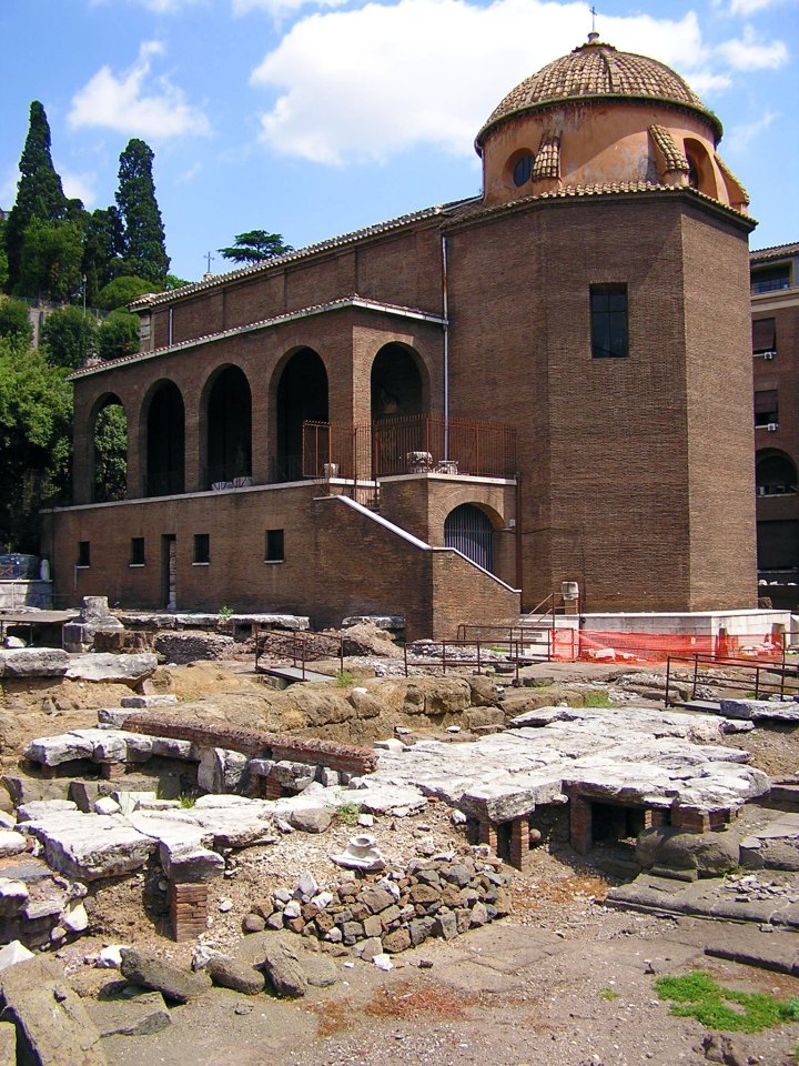 Área Sacra de San Omobono