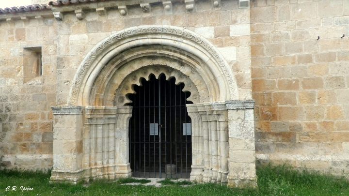 Iglesia de San Pedro en Villa Cadima.