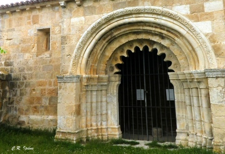 Iglesia de San Pedro en Villa Cadima.