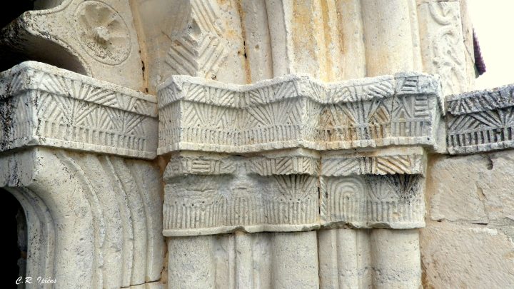 Iglesia de San Pedro en Villa Cadima.