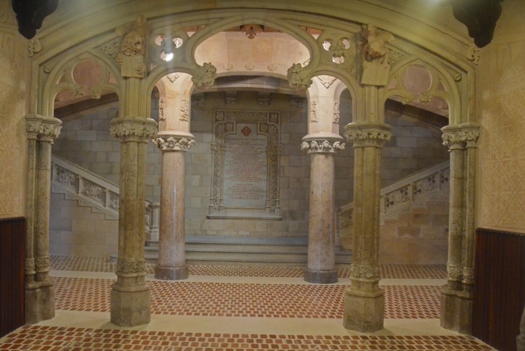 Interior de la antigua Universidad Pontificia.