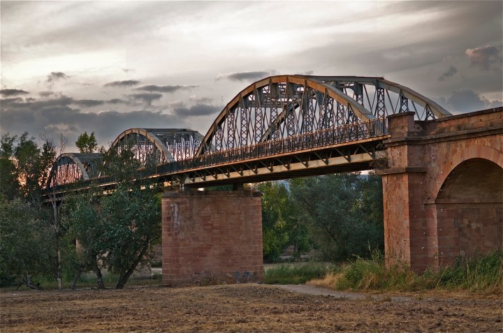 Puente de los tres ojos Villa del Río