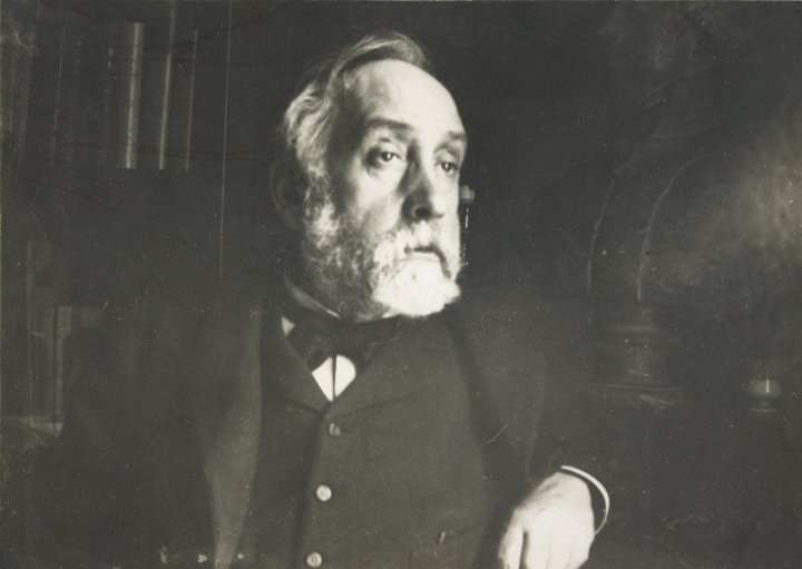 Edgar_Degas_self_portrait_photograph
